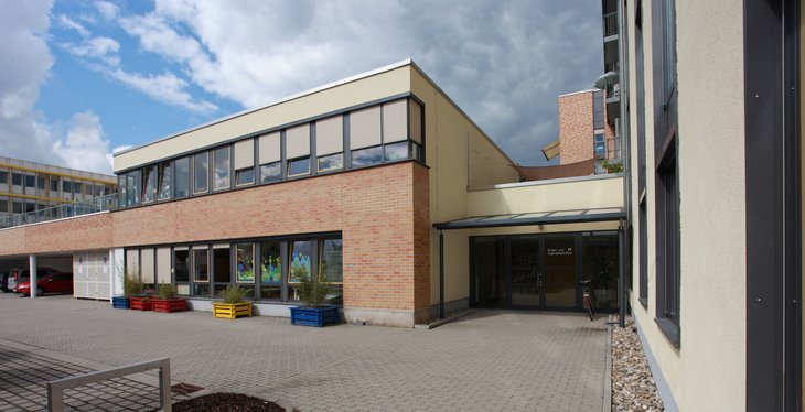 Außenansicht der Tagesklinik für Kinder und Jugendliche in Kaiserslautern