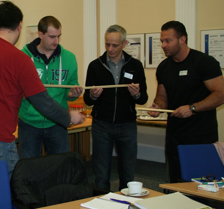 BGM-Beauftragte des Pfalzklinikums üben sich in Achtsamkeit.
