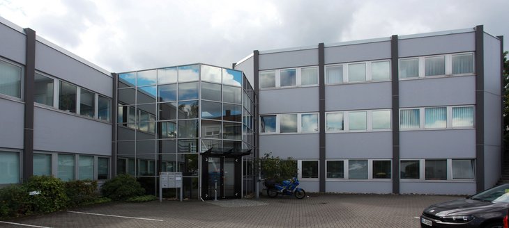 Außenansicht des Gebäudes der beruflichen Rehabilitation in Kaiserslautern 