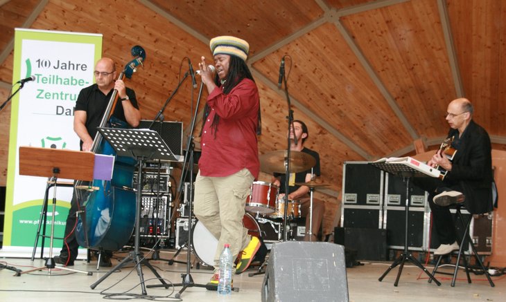 Sonntag ab 11 Uhr: Sänger Robert Earl Wilson und die Gruppe Pourquoi Pas sind seit über 20 Jahren fester Bestandteil der Jazz- und Swing-Szene in der Metropolregion Rhein-Neckar